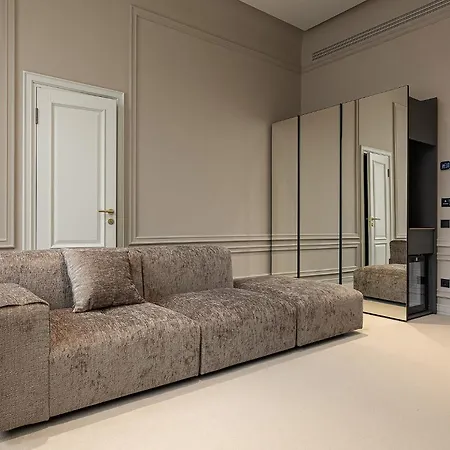 ホテル Lubich Concept リヴィウ